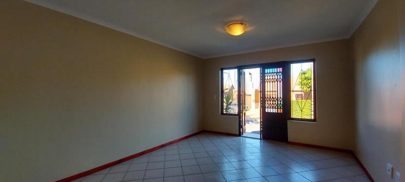 To Let 2 Bedroom Property for Rent in Vredekloof East Western Cape